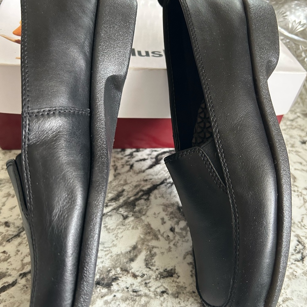 Hush Puppies Men's Classic Black Slip-Ons View 2
